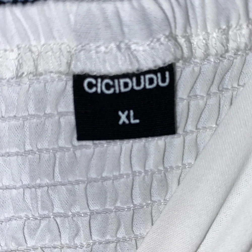 Elegant White Midi Dress - Picture 4 of 4